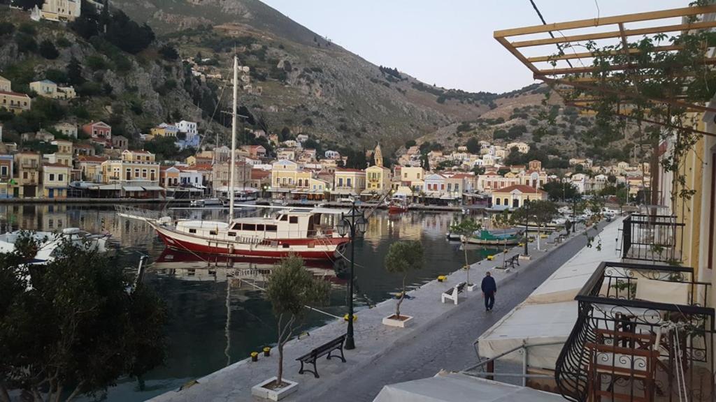 Symi Blue Port Apartment Eksteriør bilde