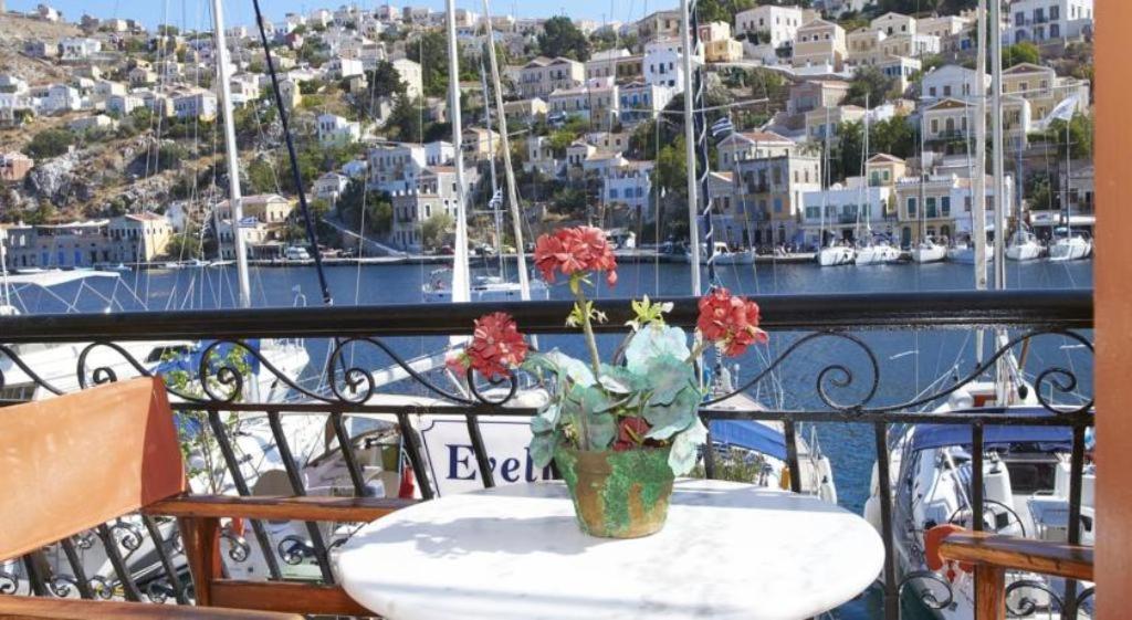 Symi Blue Port Apartment Eksteriør bilde