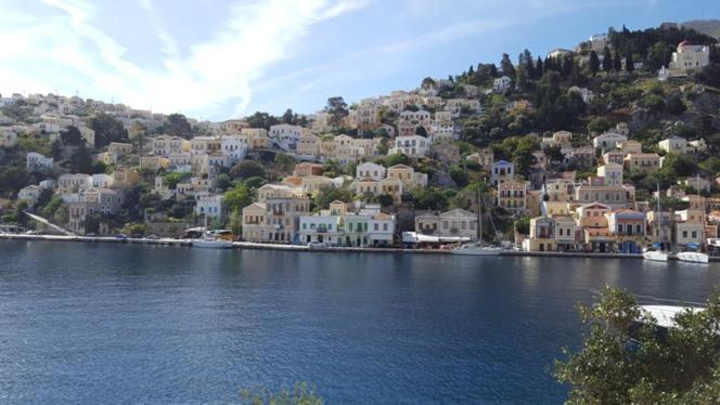 Symi Blue Port Apartment Eksteriør bilde